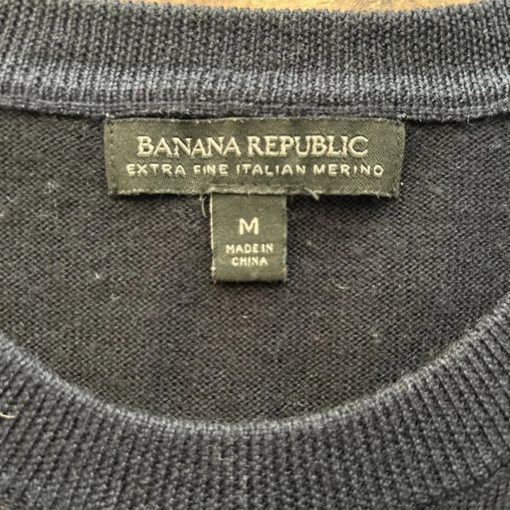 Banana Republic Extra Fine Italian Merino Wool Mens Medium Blue Pullover Sweater